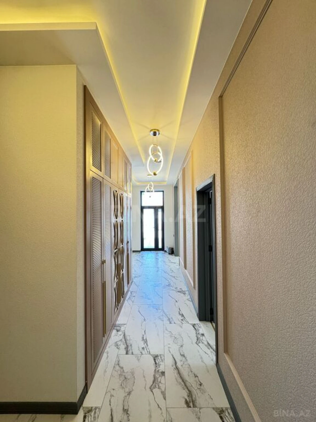 Satılır 4 otaqlı həyət evi 260 m²