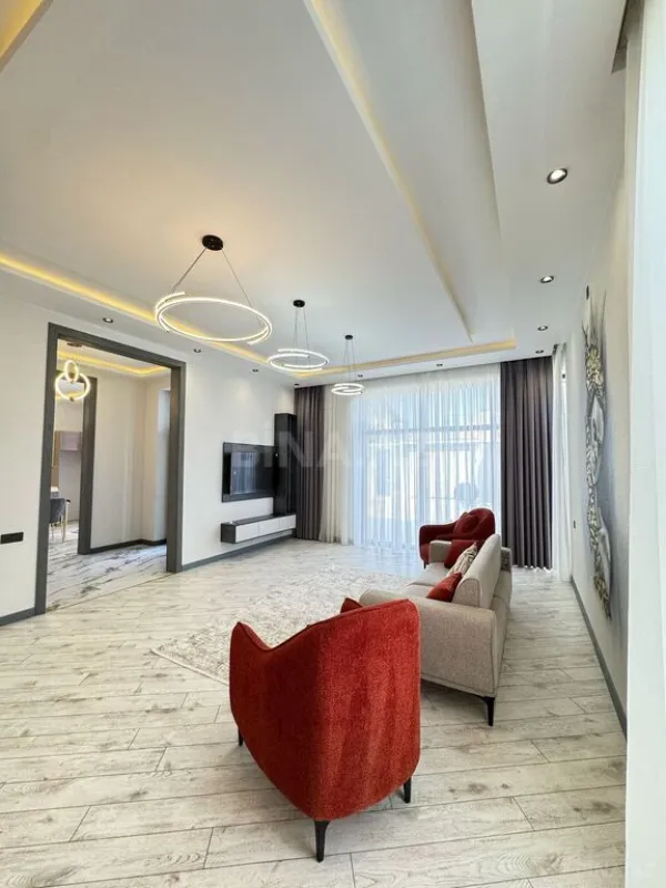 Satılır 4 otaqlı həyət evi 260 m²
