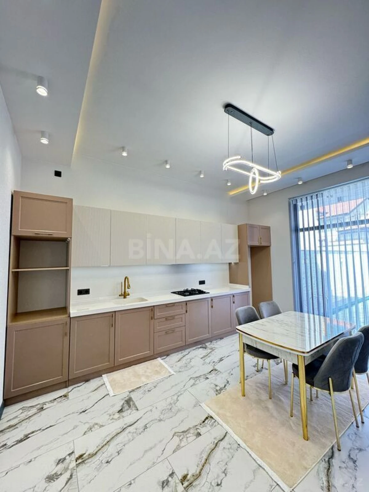 Satılır 4 otaqlı həyət evi 260 m²