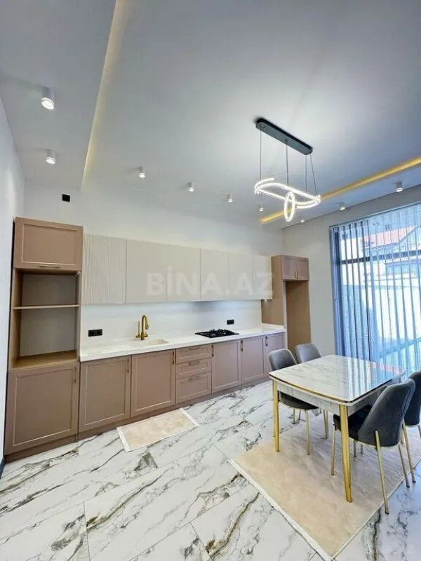 Satılır 4 otaqlı həyət evi 260 m²
