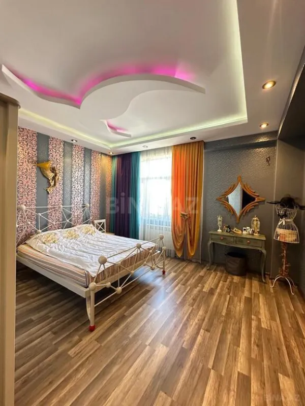 Satılır 2 otaqlı mənzil 85 m²