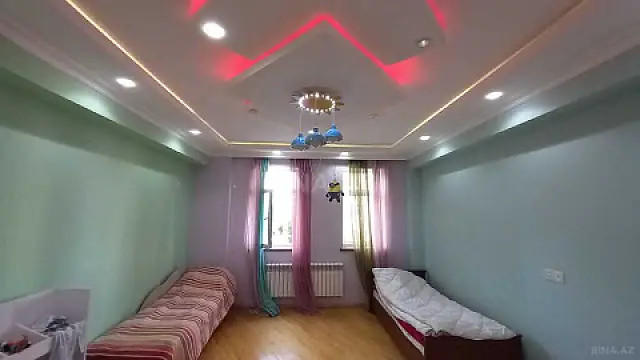 Satılır 4 otaqlı mənzil 210 m²
