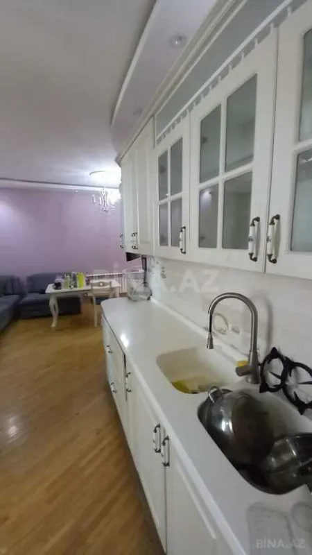 Satılır 4 otaqlı mənzil 210 m²