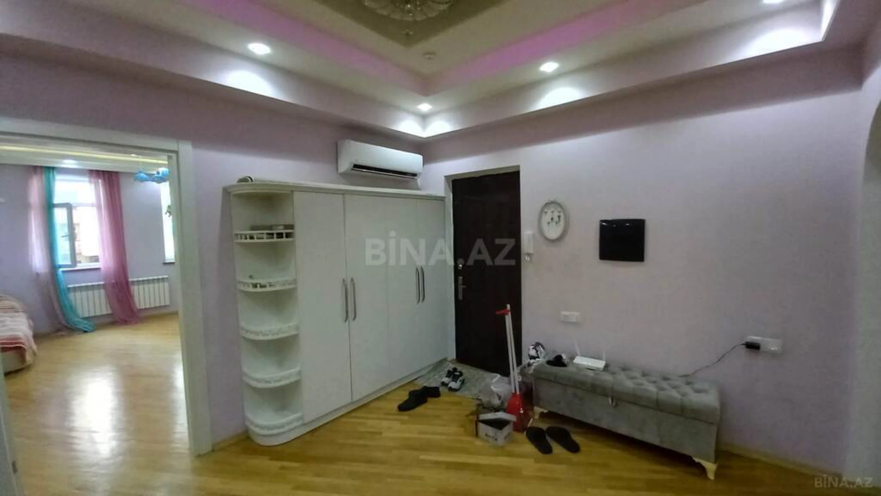 Satılır 4 otaqlı mənzil 210 m²