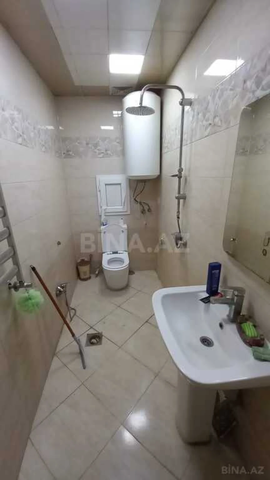 Satılır 4 otaqlı mənzil 210 m²