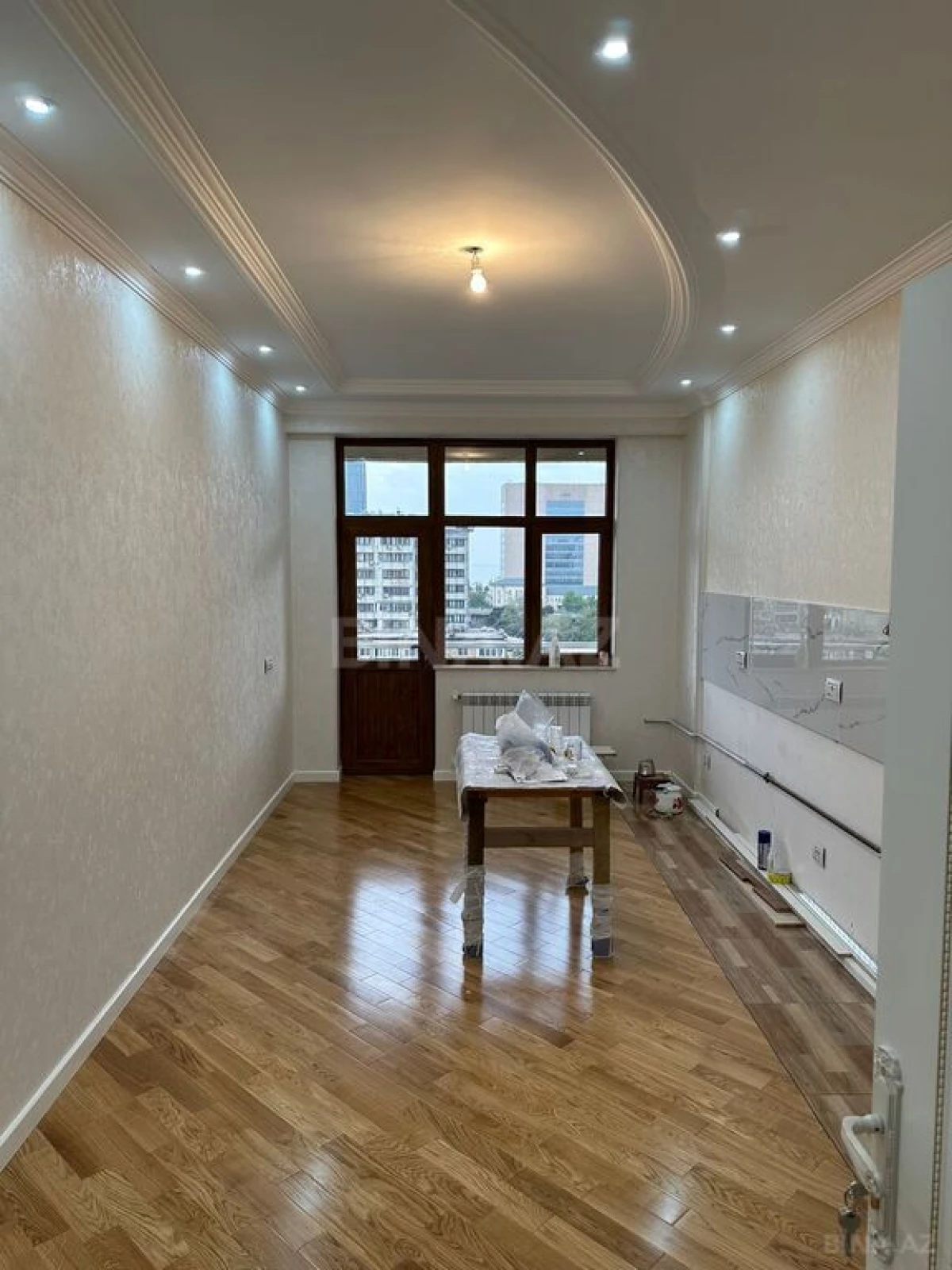 Satılır 3 otaqlı mənzil 147 m²