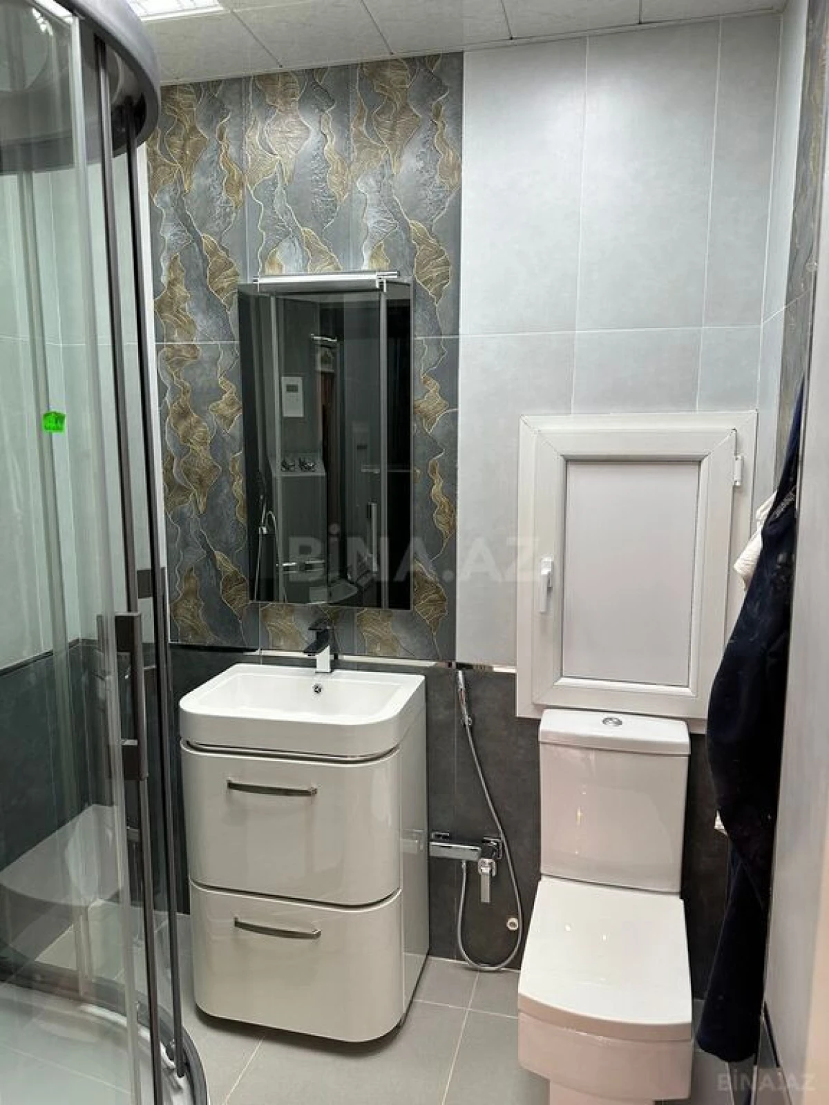Satılır 3 otaqlı mənzil 147 m²