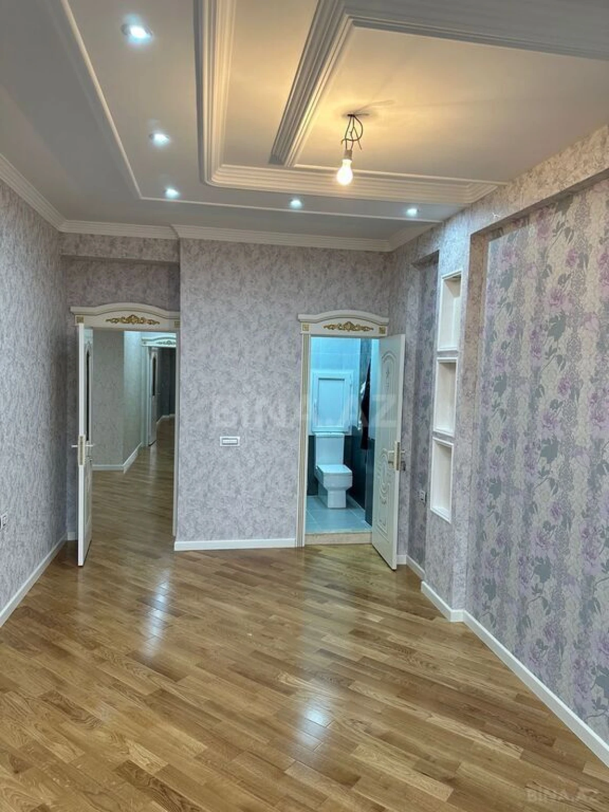 Satılır 3 otaqlı mənzil 147 m²