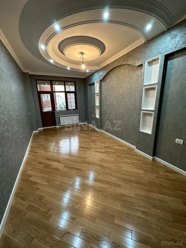 Satılır 3 otaqlı mənzil 147 m²