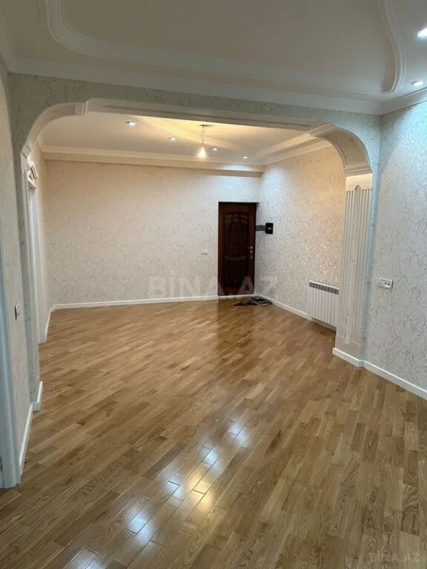 Satılır 3 otaqlı mənzil 147 m²
