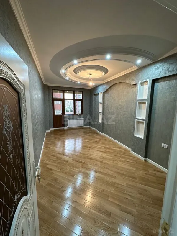 Satılır 3 otaqlı mənzil 147 m²