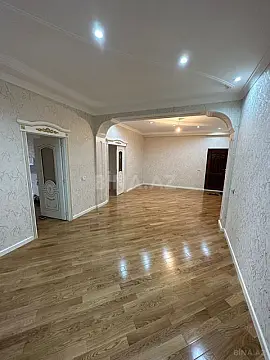 Satılır 3 otaqlı mənzil 147 m²
