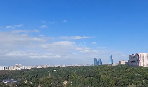 Satılır 3 otaqlı mənzil 138 m²