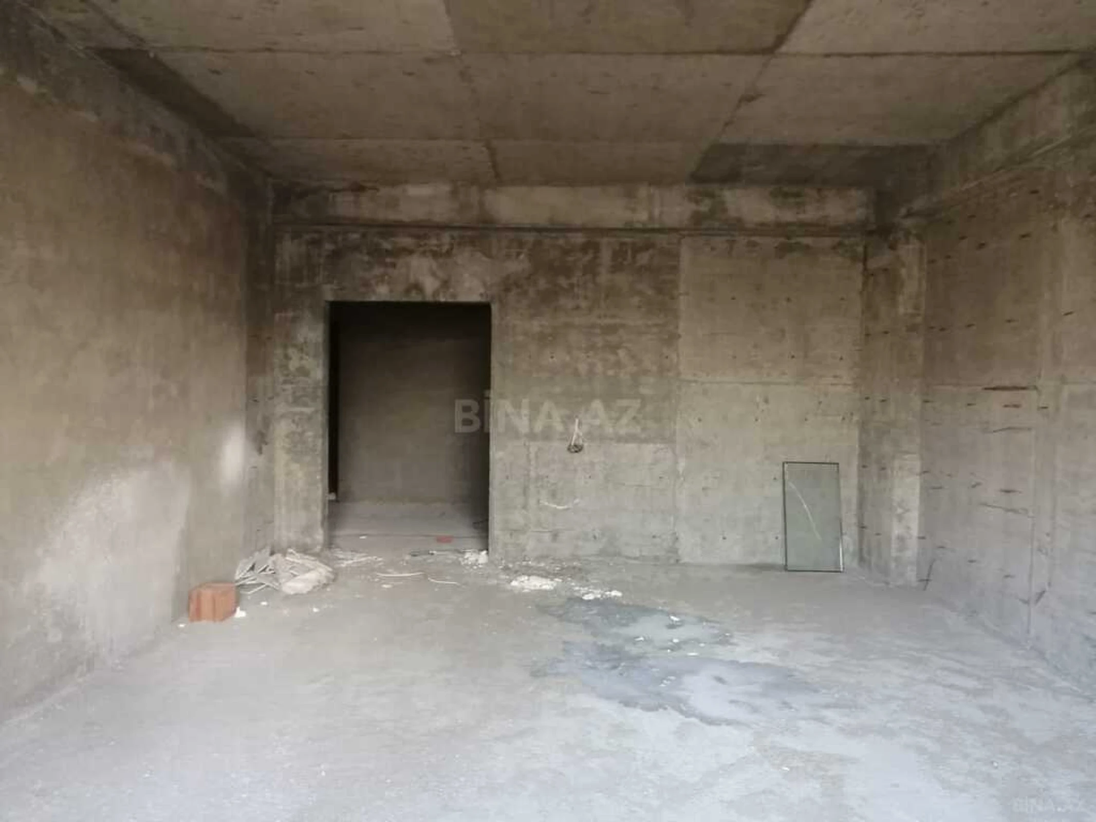 Satılır 3 otaqlı mənzil 138 m²