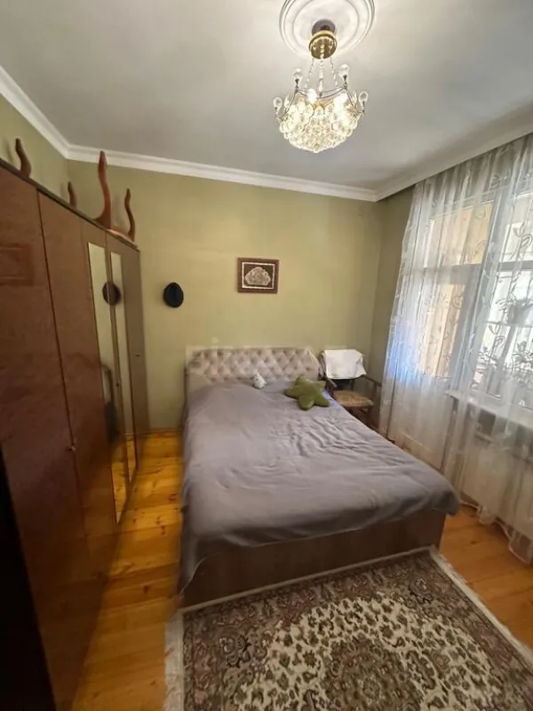 Satılır 4 otaqlı mənzil 110 m²