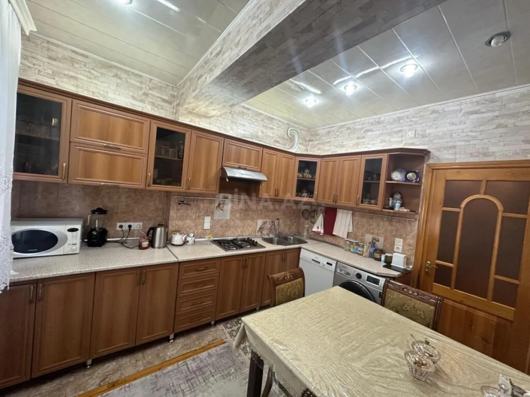 Satılır 4 otaqlı mənzil 110 m²