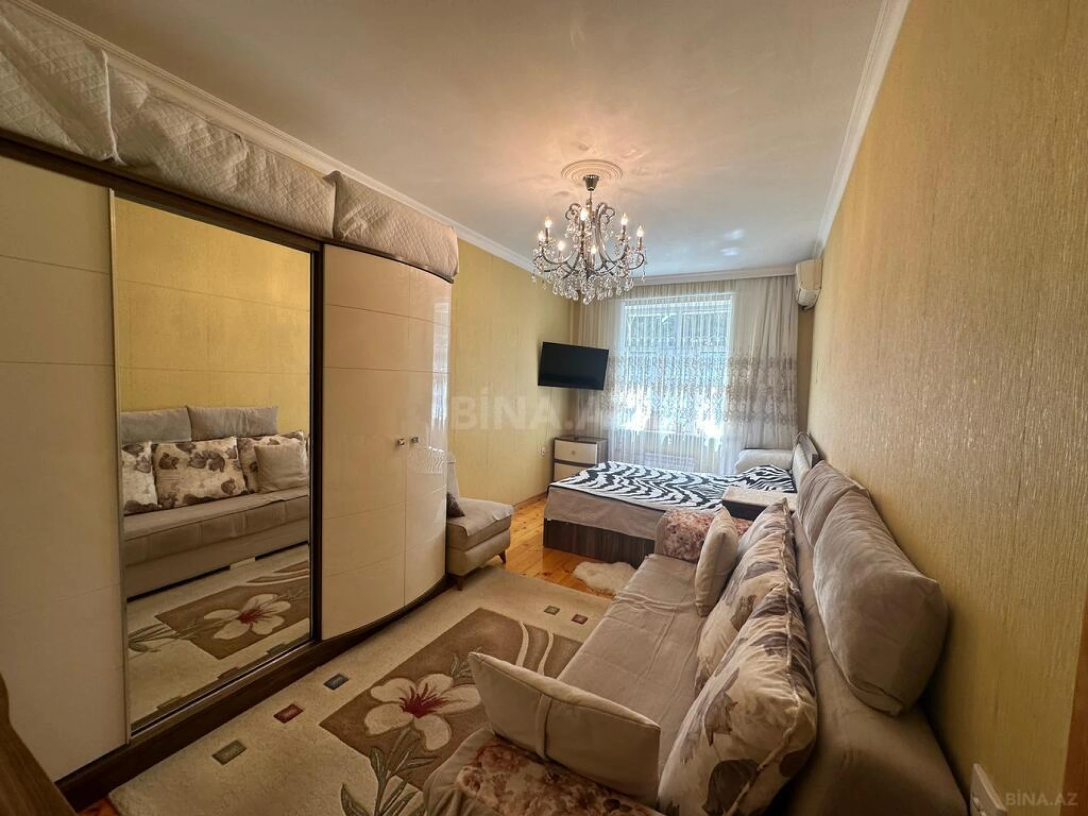 Satılır 4 otaqlı mənzil 110 m²