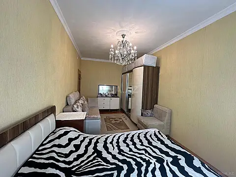 Satılır 4 otaqlı mənzil 110 m²