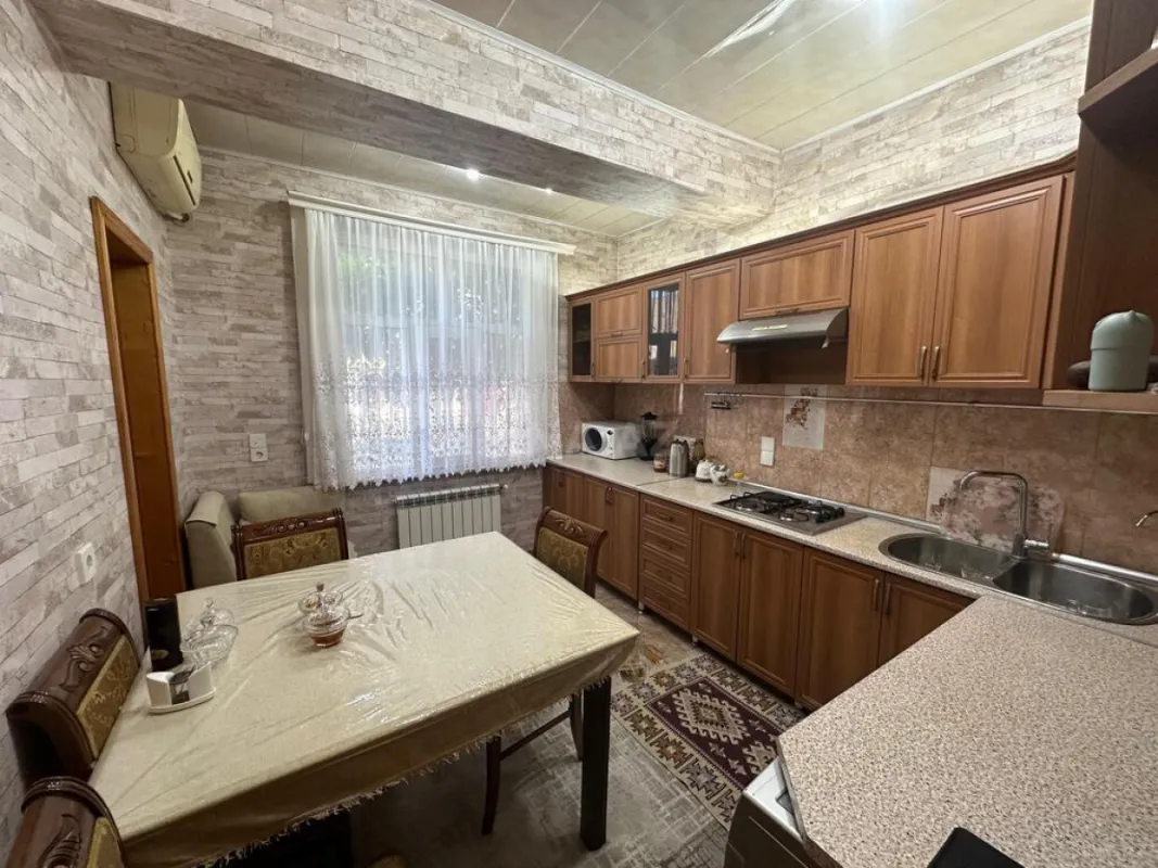 Satılır 4 otaqlı mənzil 110 m²