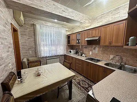 Satılır 4 otaqlı mənzil 110 m²