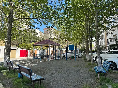 Satılır 4 otaqlı mənzil 110 m²