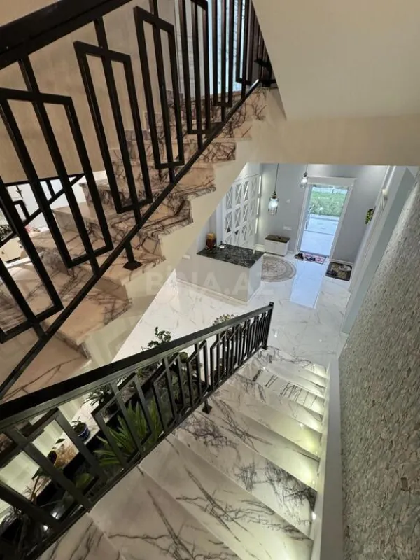 Kirayə verilir 5 otaqlı həyət evi 320 m²