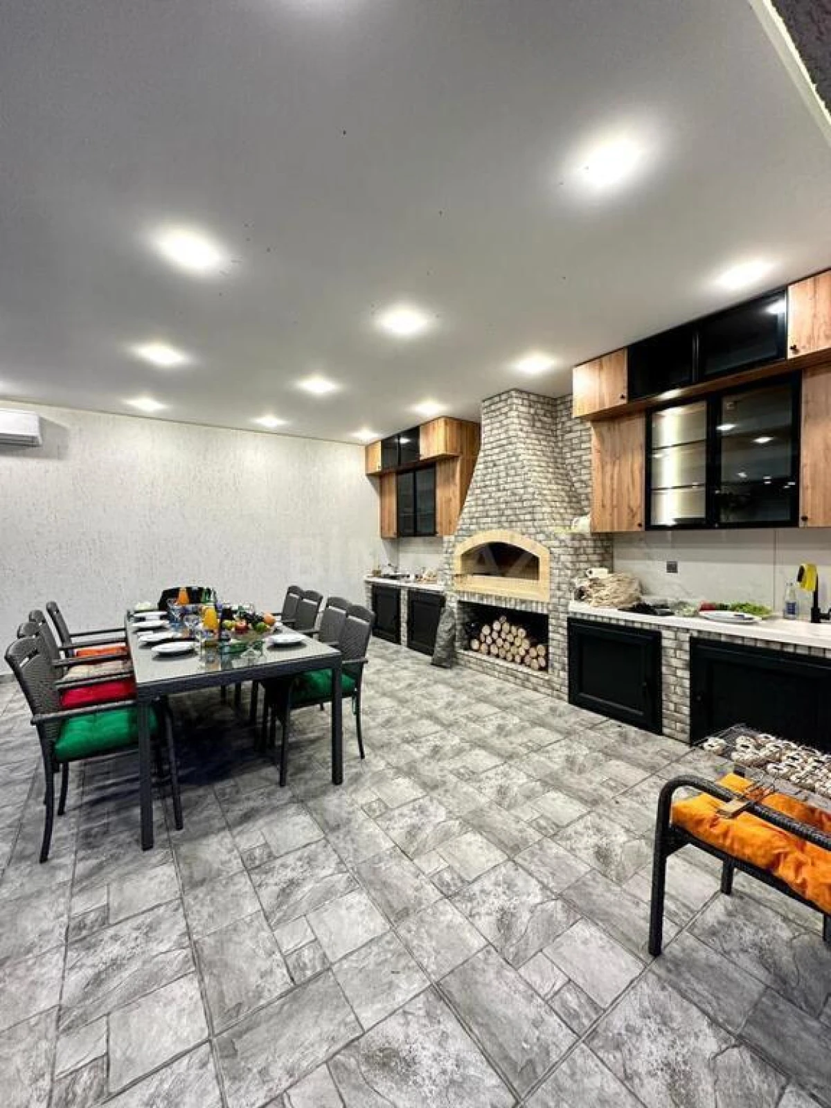 Kirayə verilir 6 otaqlı həyət evi 350 m²