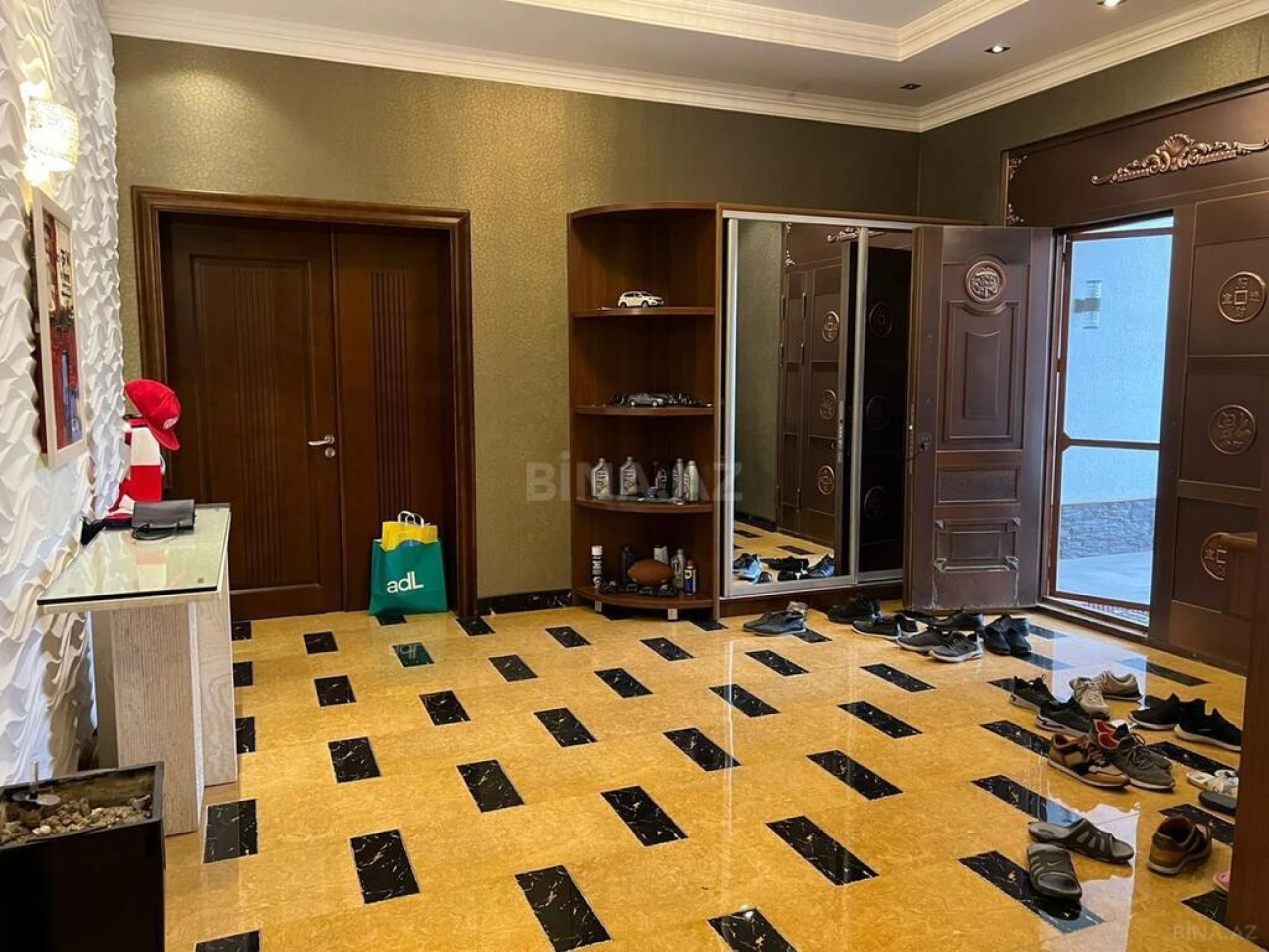 Kirayə verilir 6 otaqlı həyət evi 315 m²