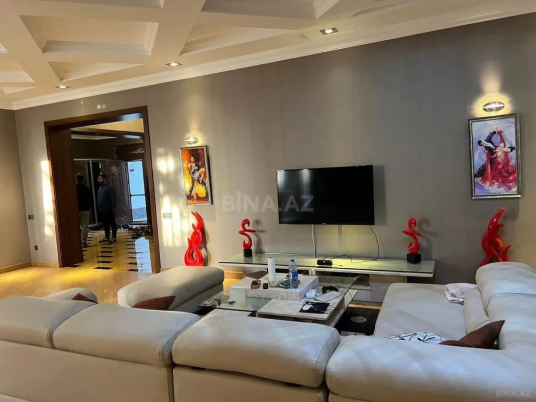 Kirayə verilir 6 otaqlı həyət evi 315 m²