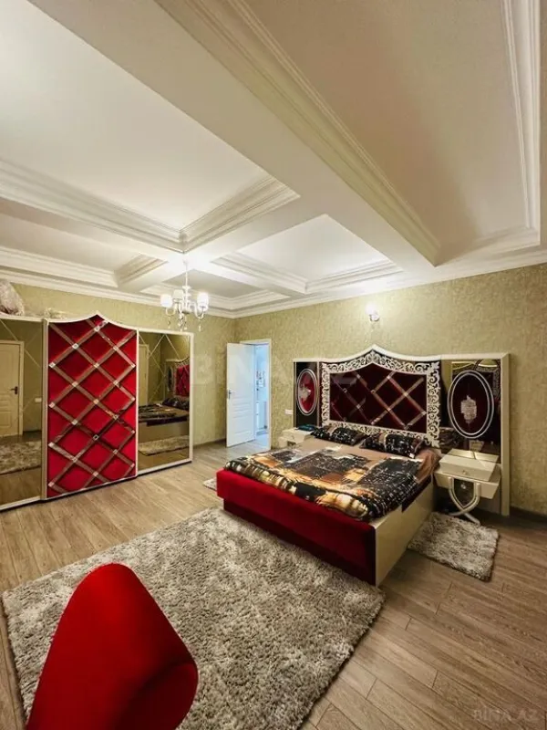 Kirayə verilir 5 otaqlı həyət evi 280 m²