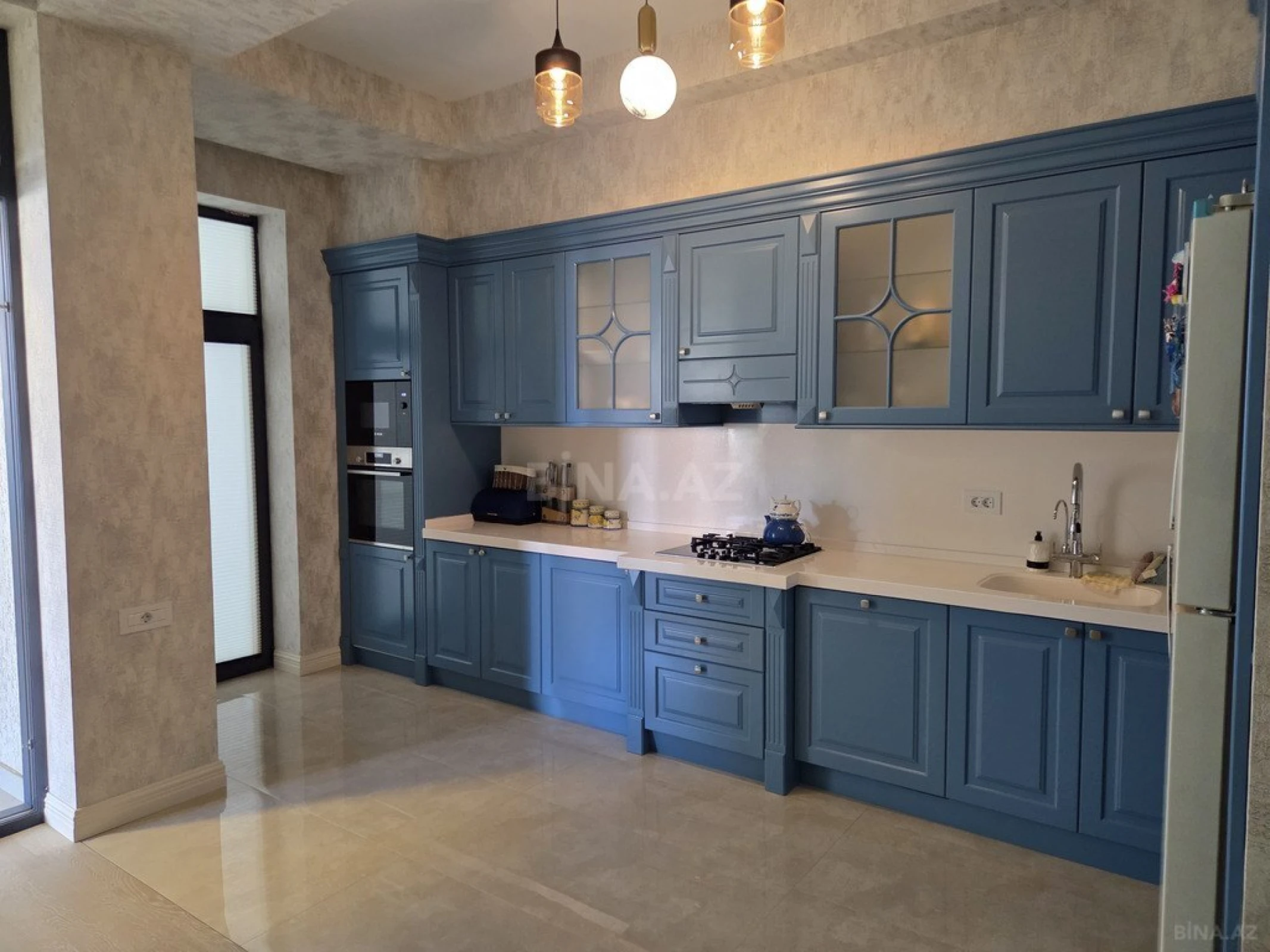 Kirayə verilir 6 otaqlı həyət evi 380 m²