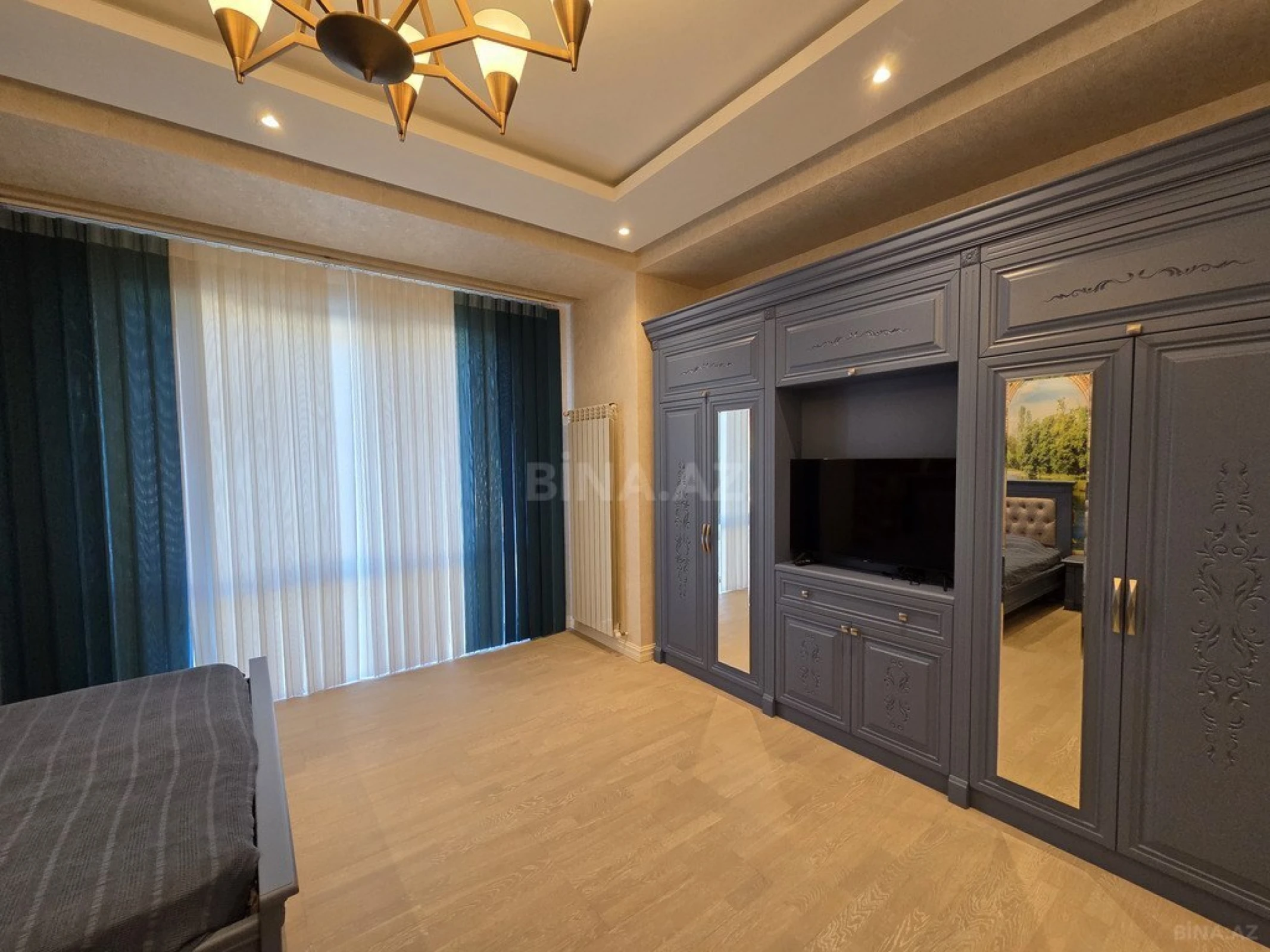 Kirayə verilir 6 otaqlı həyət evi 380 m²