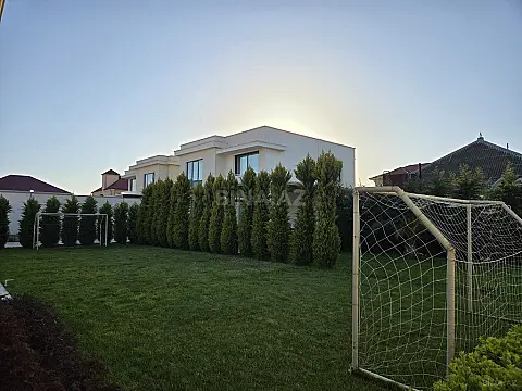 Kirayə verilir 6 otaqlı həyət evi 380 m²