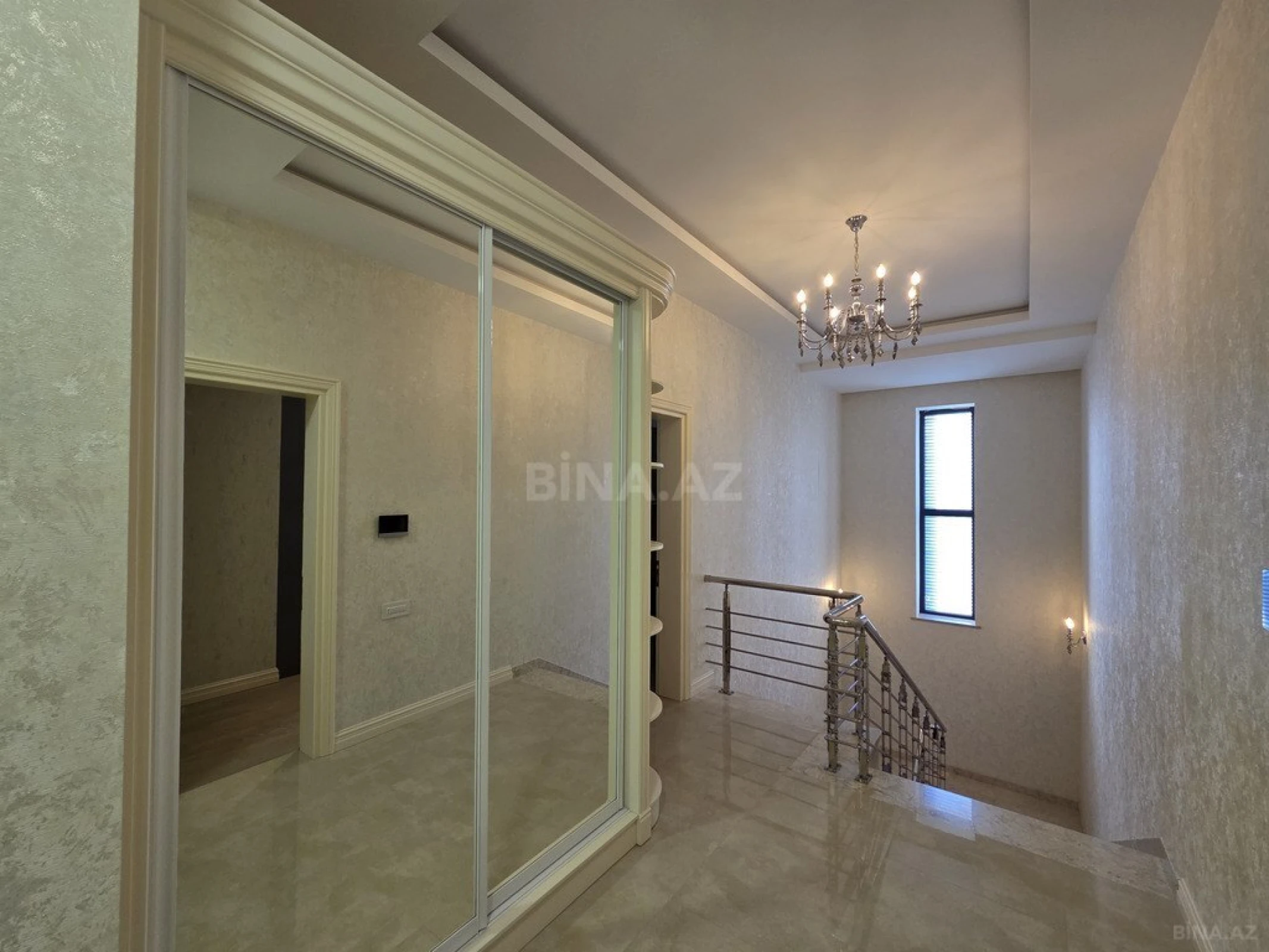 Kirayə verilir 6 otaqlı həyət evi 380 m²