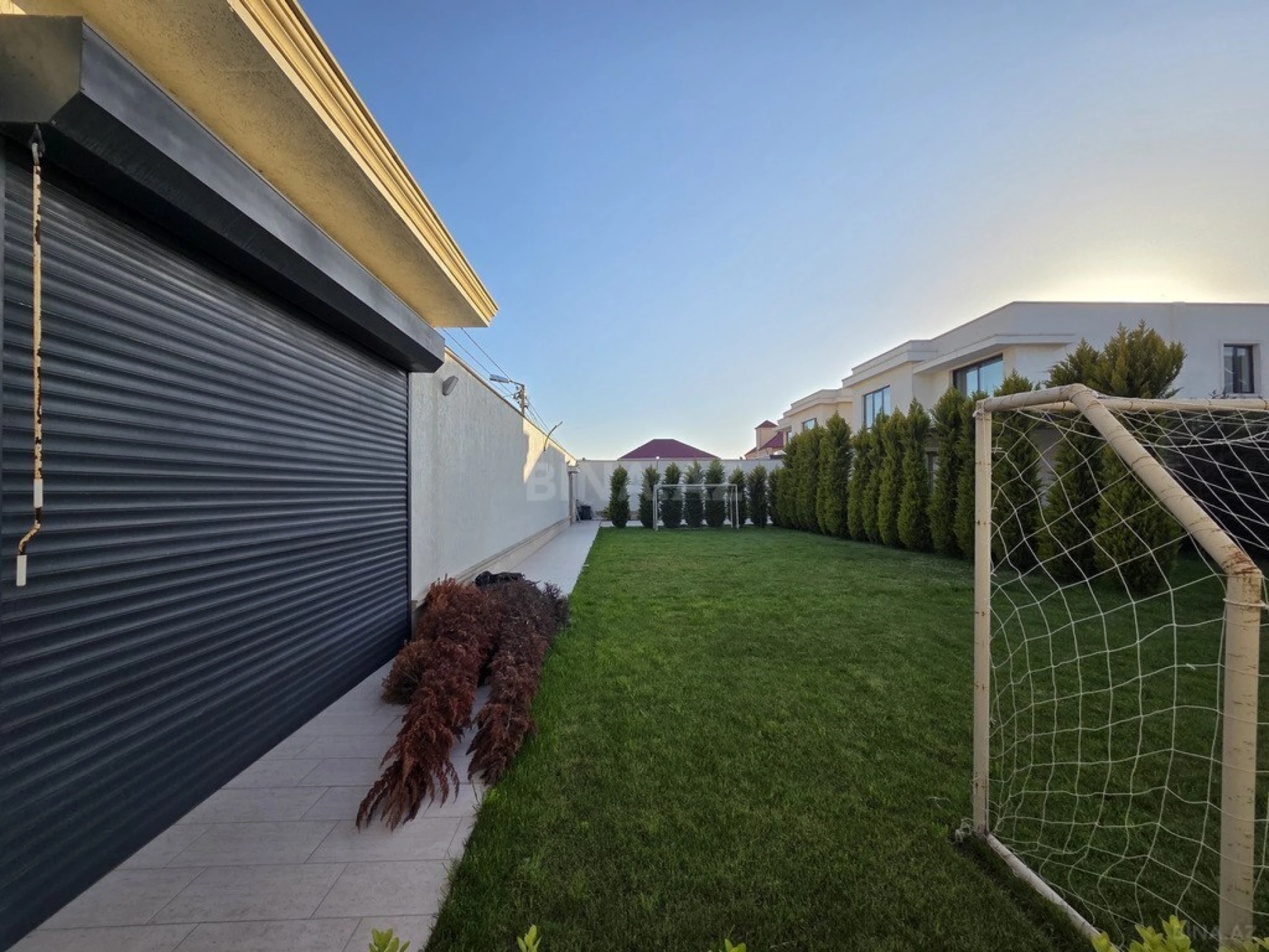 Kirayə verilir 6 otaqlı həyət evi 380 m²