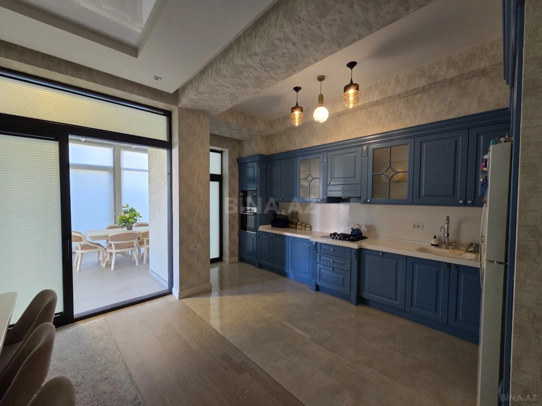 Kirayə verilir 6 otaqlı həyət evi 380 m²