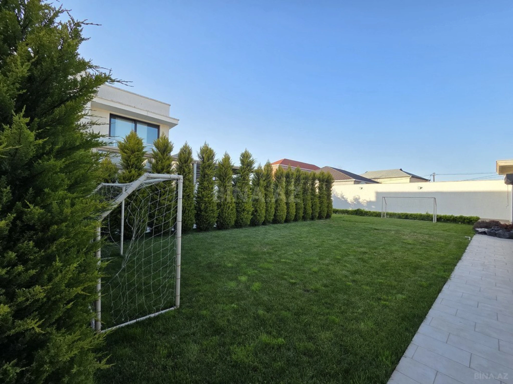 Kirayə verilir 6 otaqlı həyət evi 380 m²