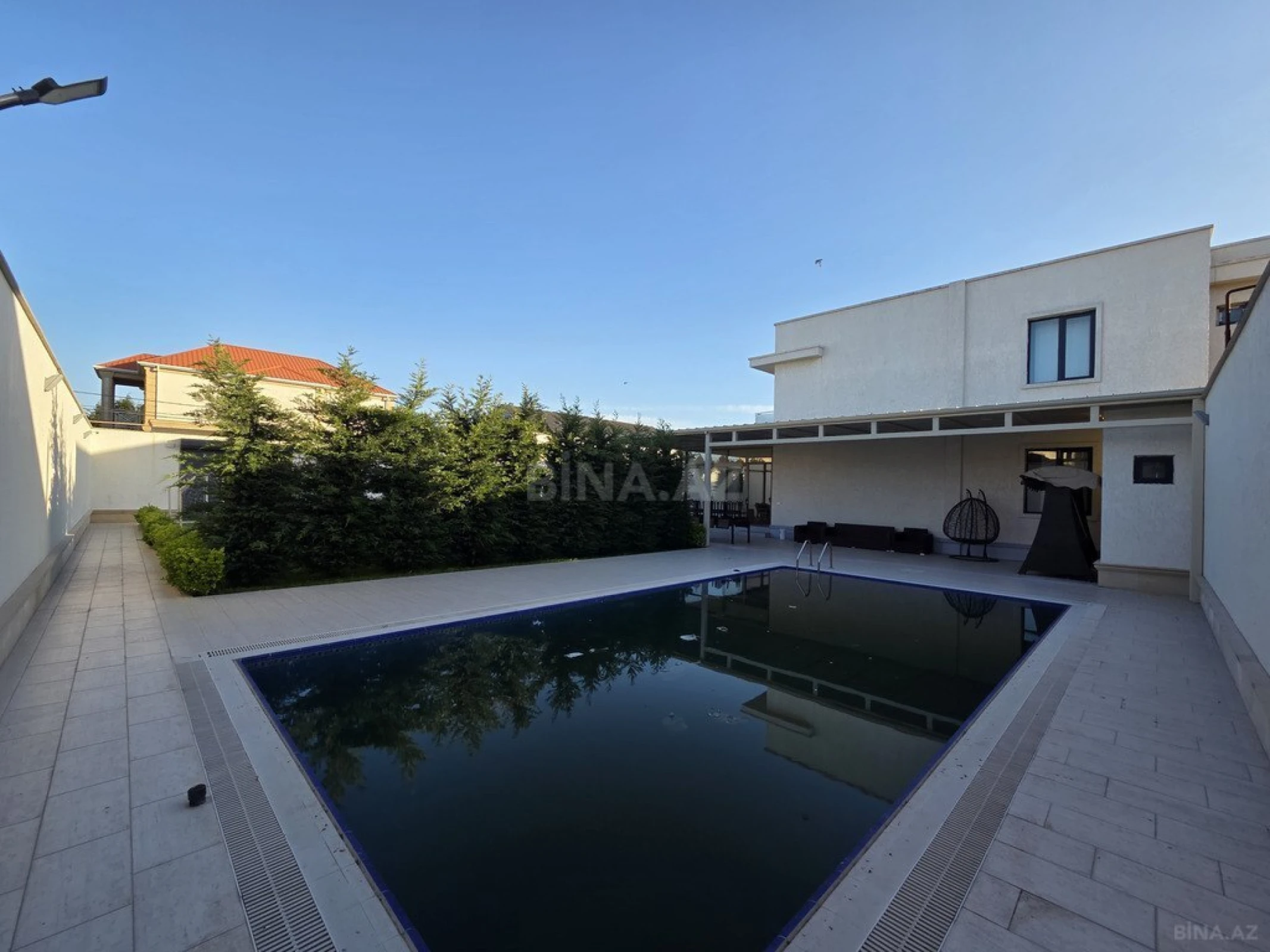 Kirayə verilir 6 otaqlı həyət evi 380 m²