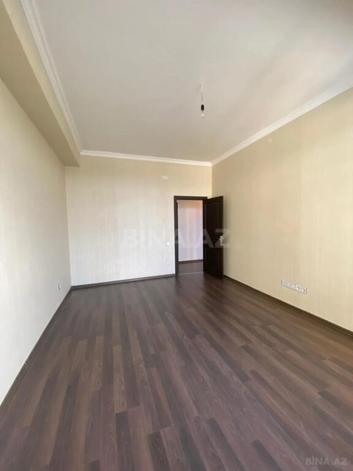 Satılır 4 otaqlı mənzil 99 m²