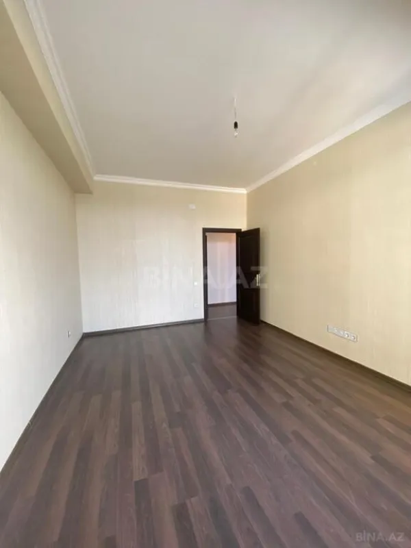Satılır 4 otaqlı mənzil 99 m²