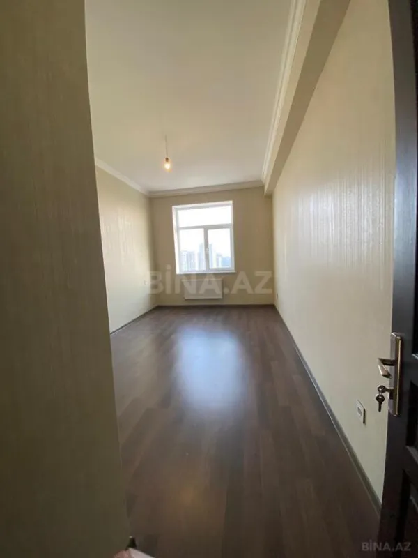 Satılır 4 otaqlı mənzil 99 m²