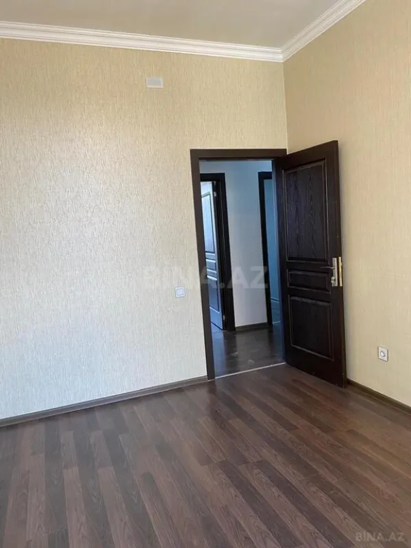 Satılır 4 otaqlı mənzil 99 m²