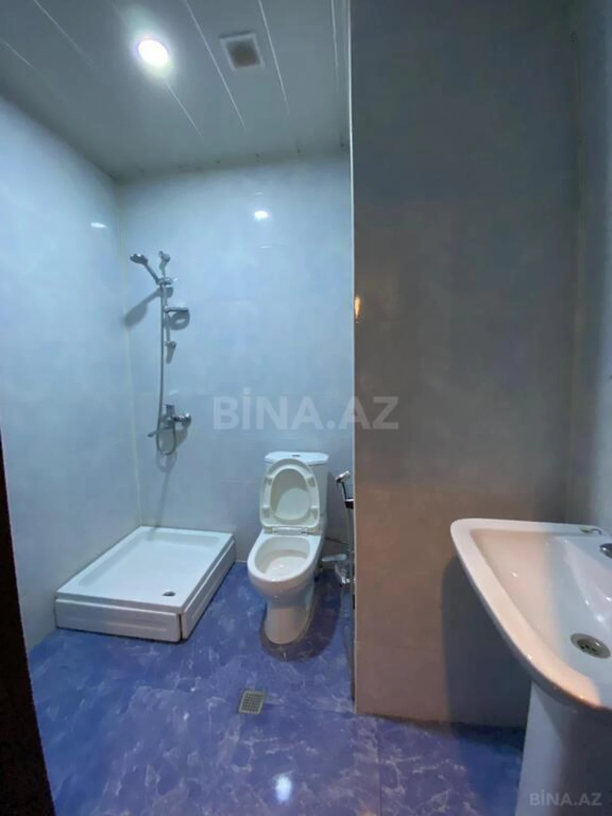 Satılır 4 otaqlı mənzil 99 m²