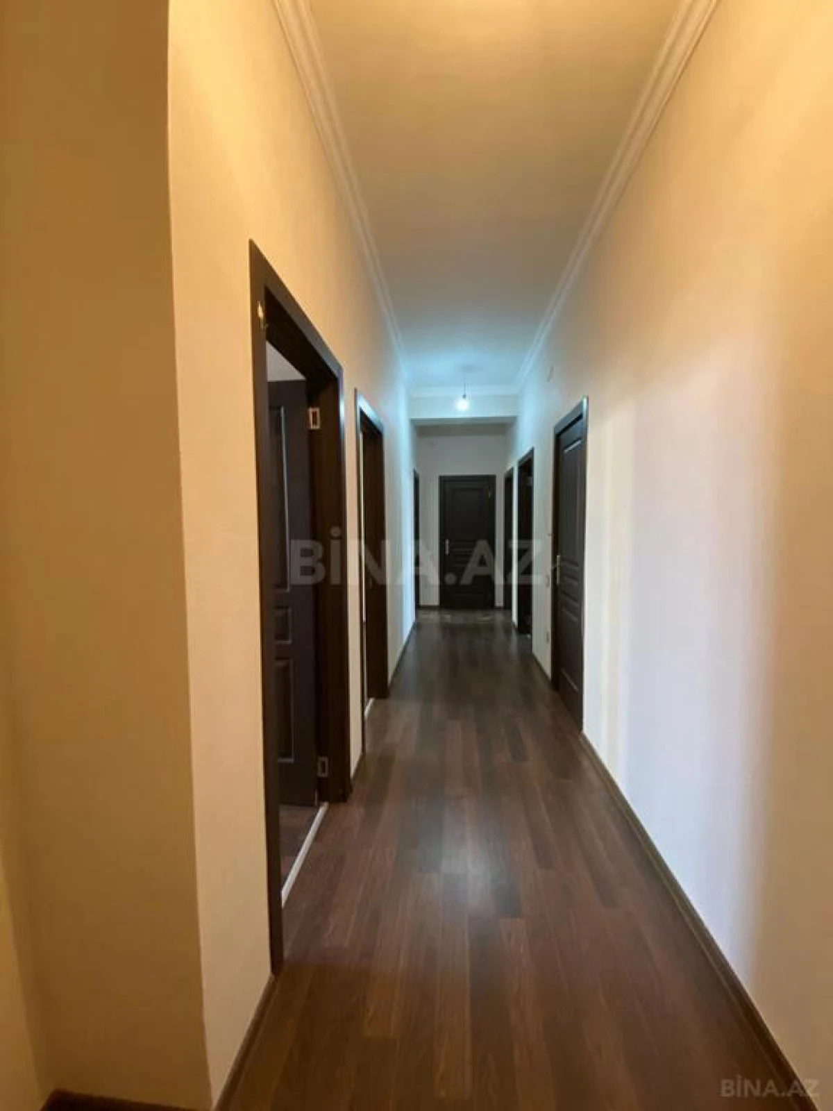 Satılır 4 otaqlı mənzil 99 m²