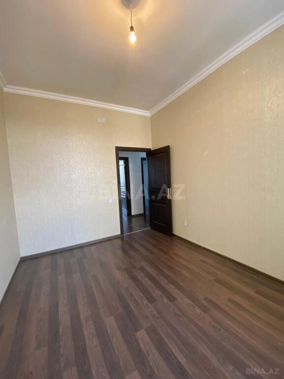 Satılır 4 otaqlı mənzil 99 m²