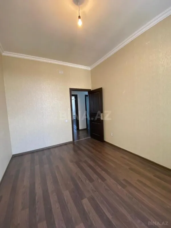 Satılır 4 otaqlı mənzil 99 m²