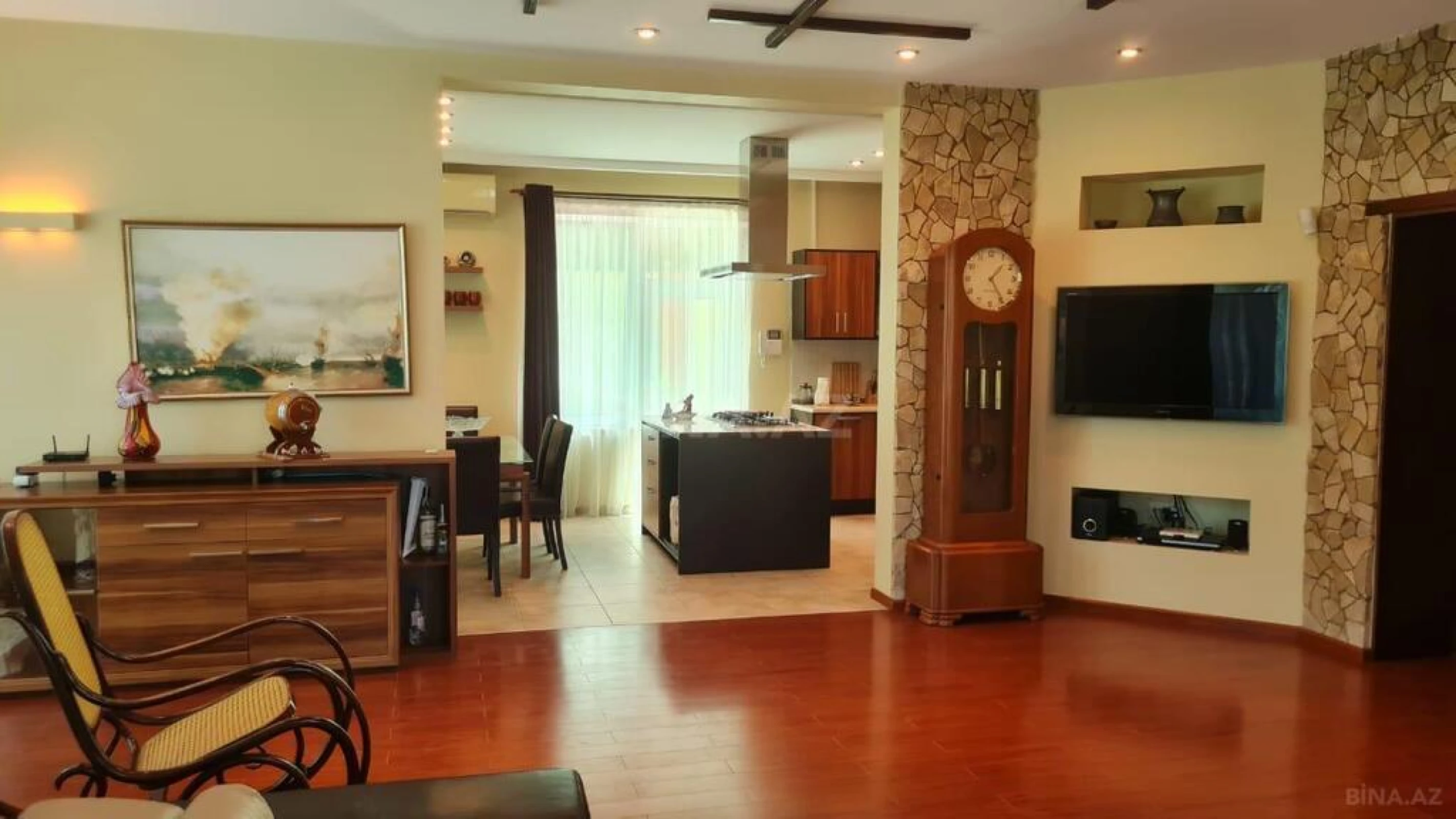 Kirayə verilir 5 otaqlı həyət evi 400 m²