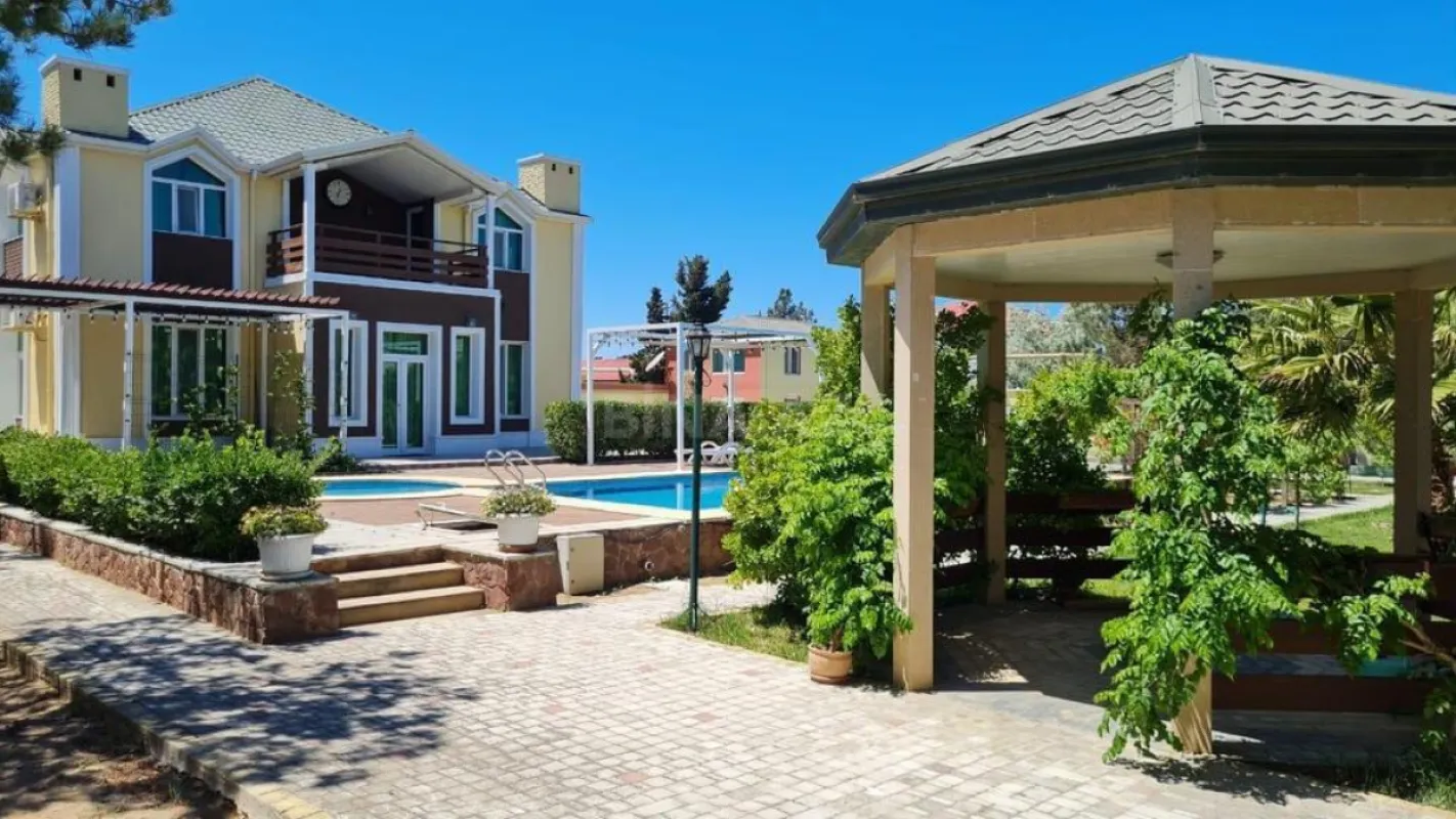 Kirayə verilir 5 otaqlı həyət evi 400 m²