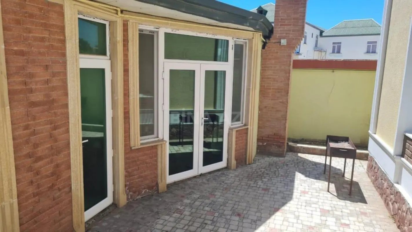 Kirayə verilir 5 otaqlı həyət evi 400 m²