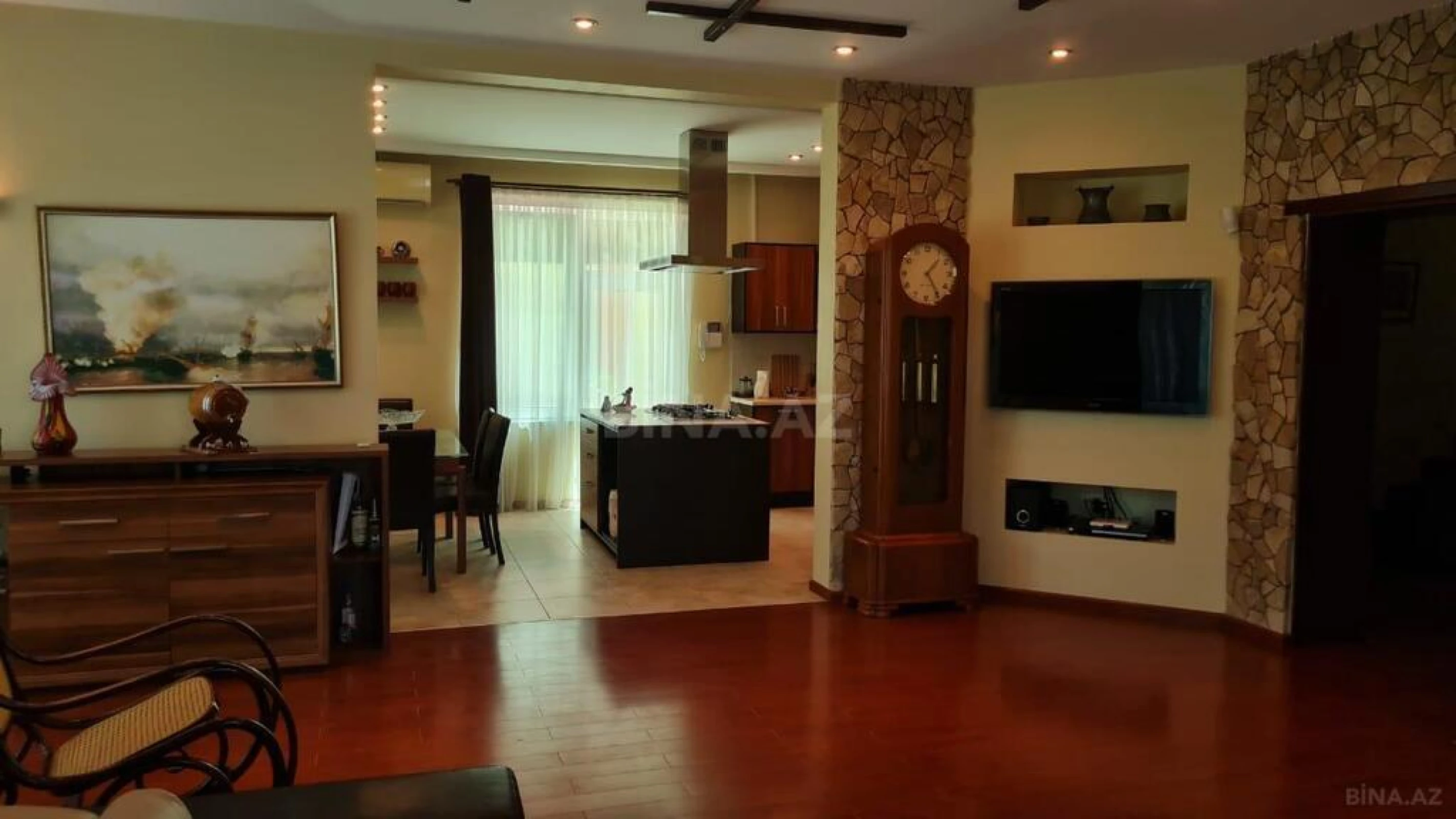 Kirayə verilir 5 otaqlı həyət evi 400 m²